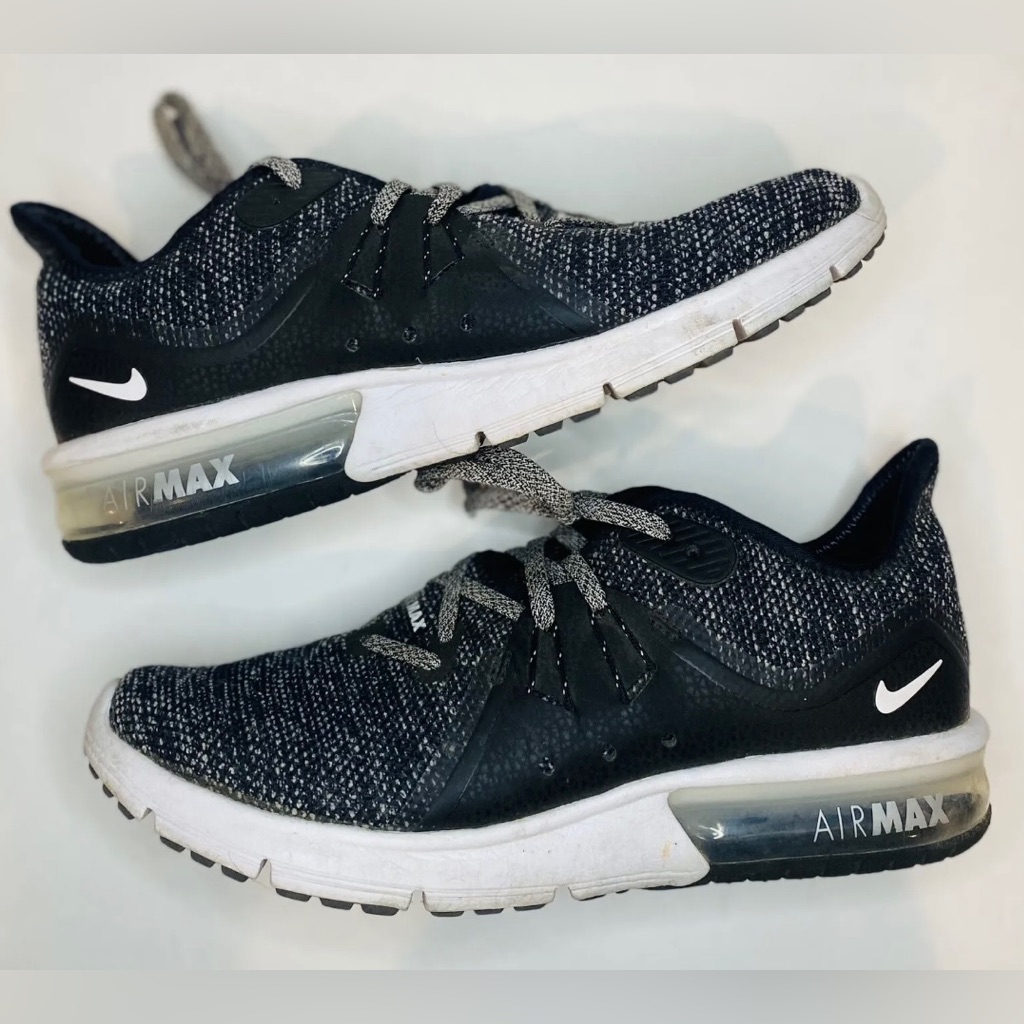 Nike Air Max Womens Sz 7
